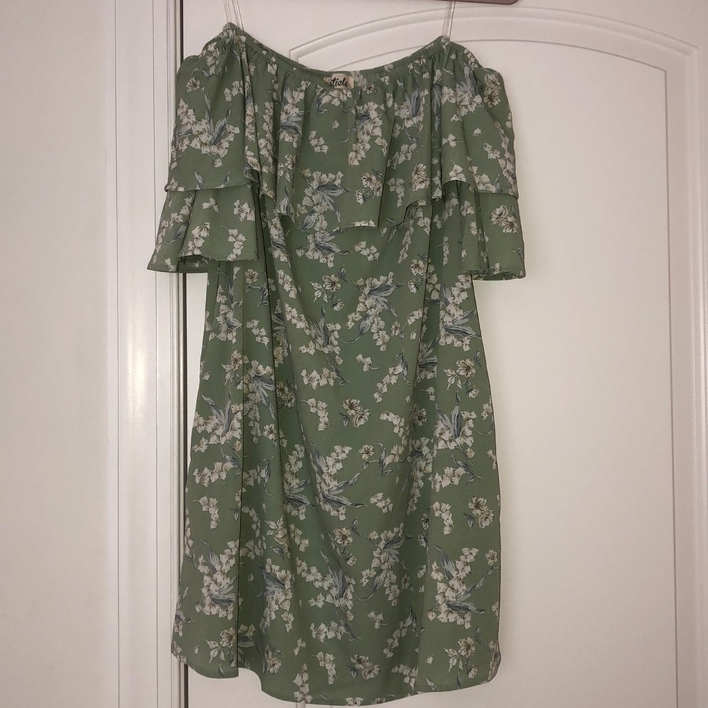 Green floral, off-the-shoulder dress